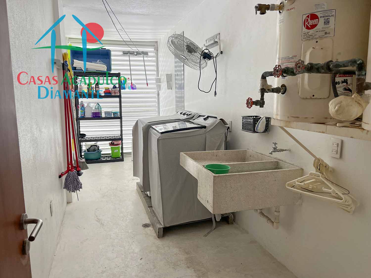 EOS 403 - Lavandería 1